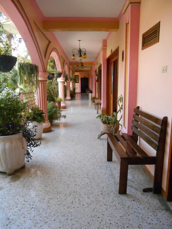 Hotel El Chaparral Panajachel Dış mekan fotoğraf