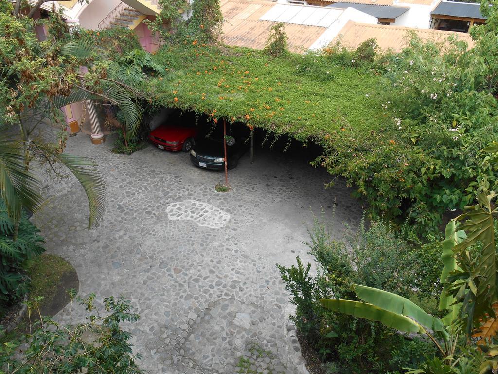 Hotel El Chaparral Panajachel Dış mekan fotoğraf