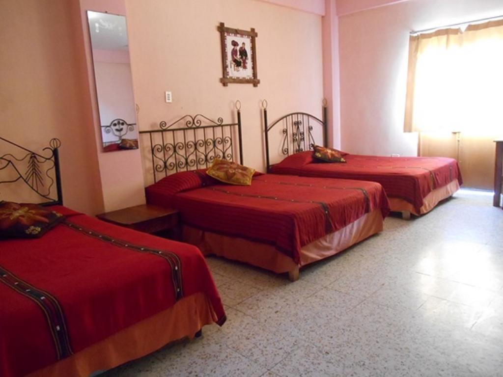 Hotel El Chaparral Panajachel Oda fotoğraf