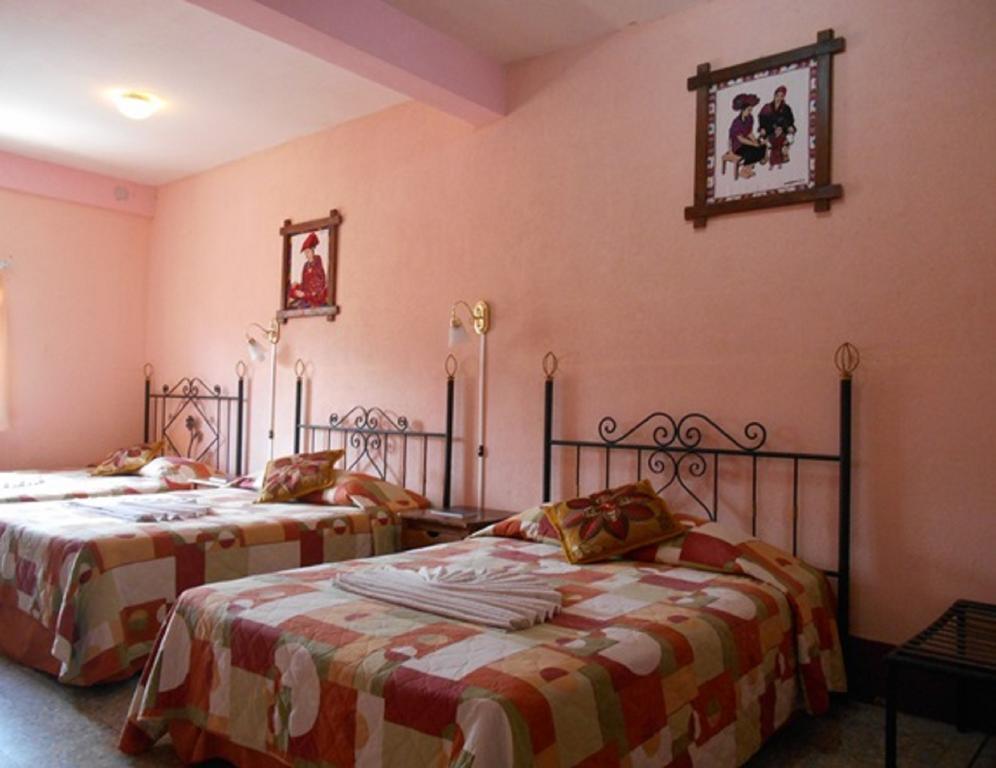 Hotel El Chaparral Panajachel Oda fotoğraf
